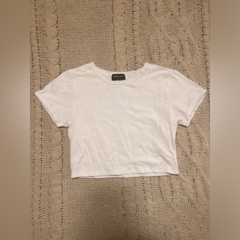 White Fox White Cropped Short Sleeve Tee Shirt - size medium